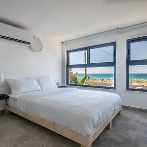 דירה Port - Bat Galim Oceanfront Luxury, חיפה